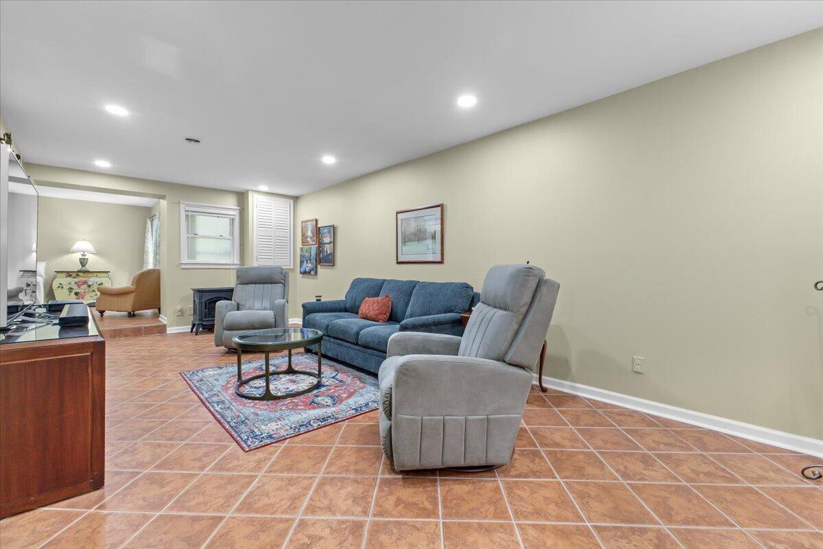 6446 Poages Mill DR