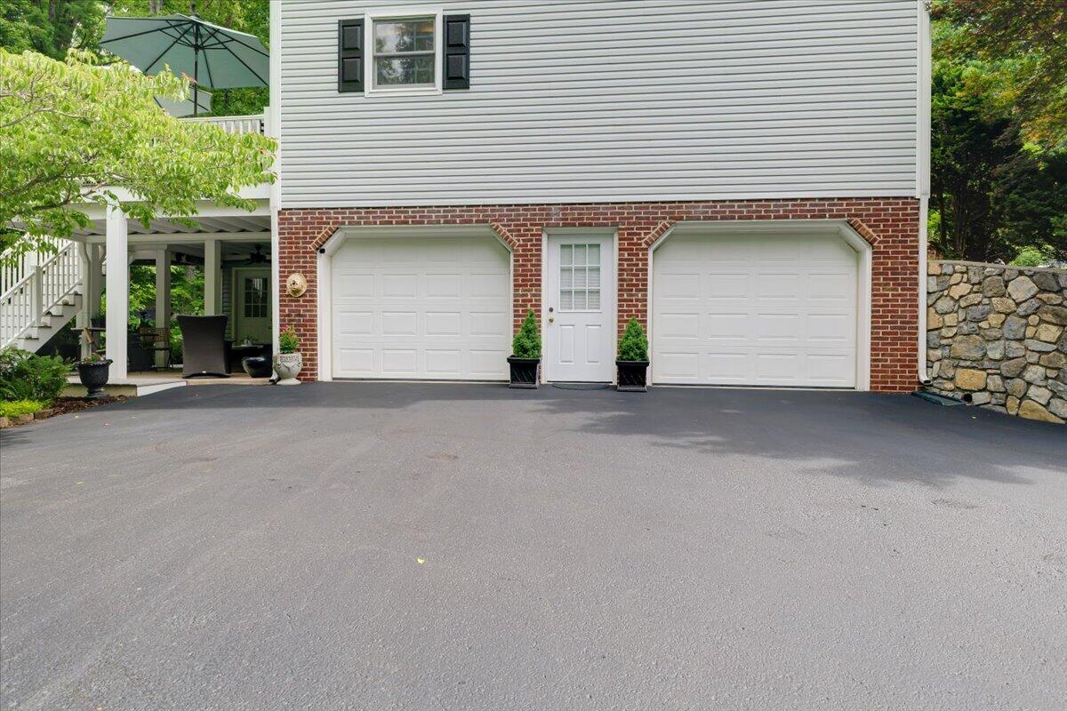 6446 Poages Mill DR