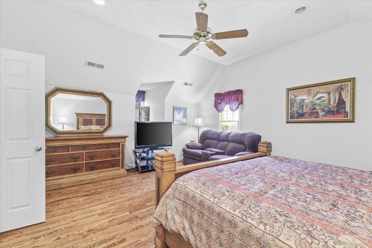 8343 Strathmore LN
