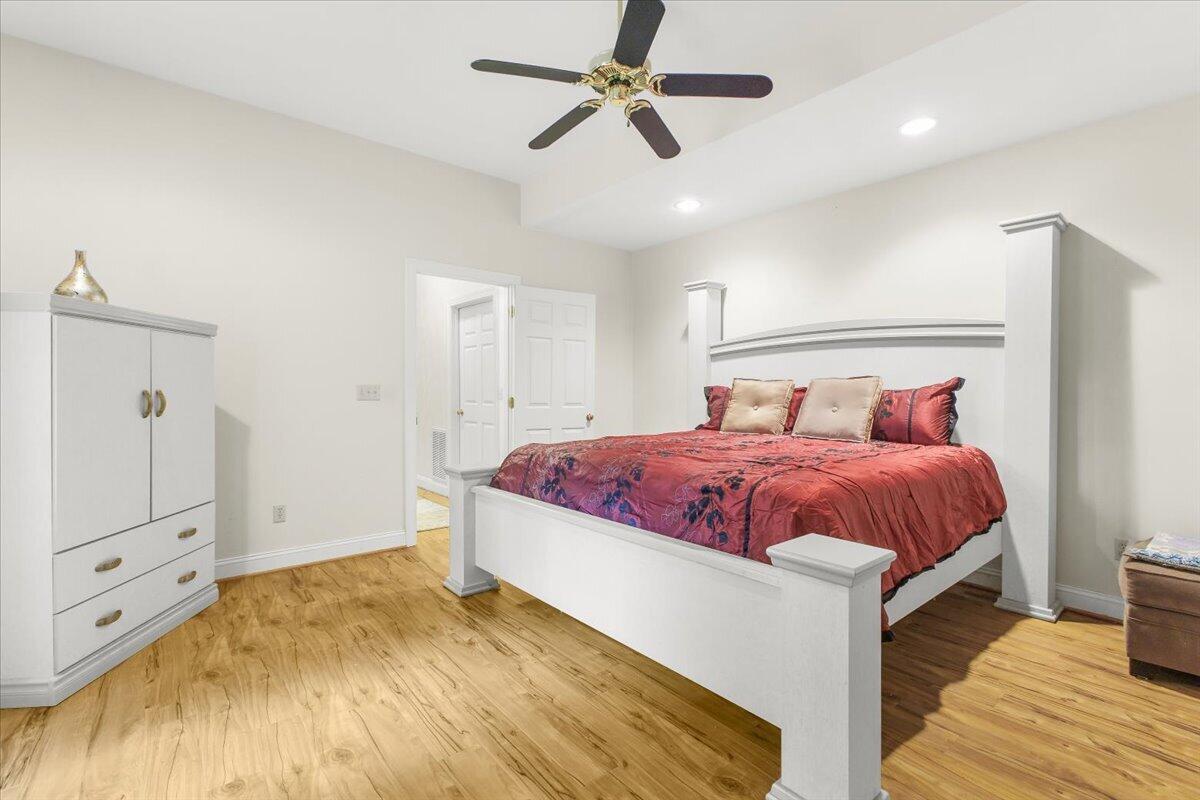8343 Strathmore LN
