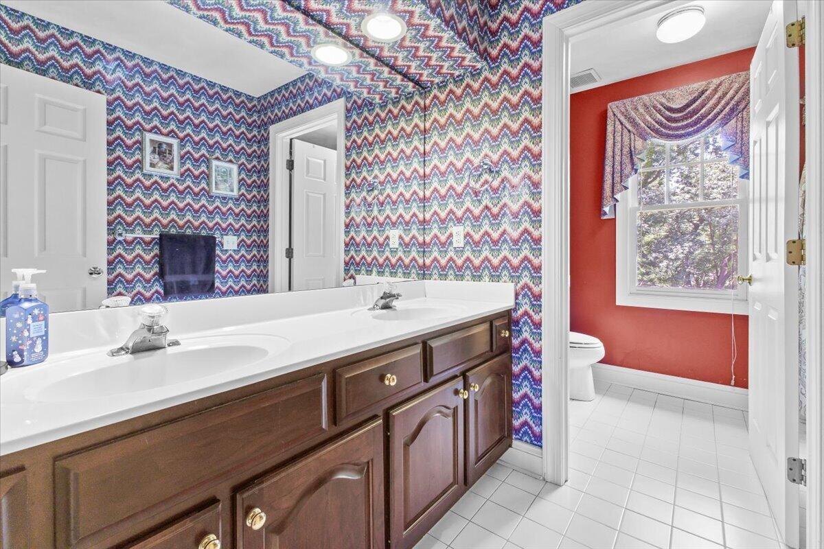 8343 Strathmore LN