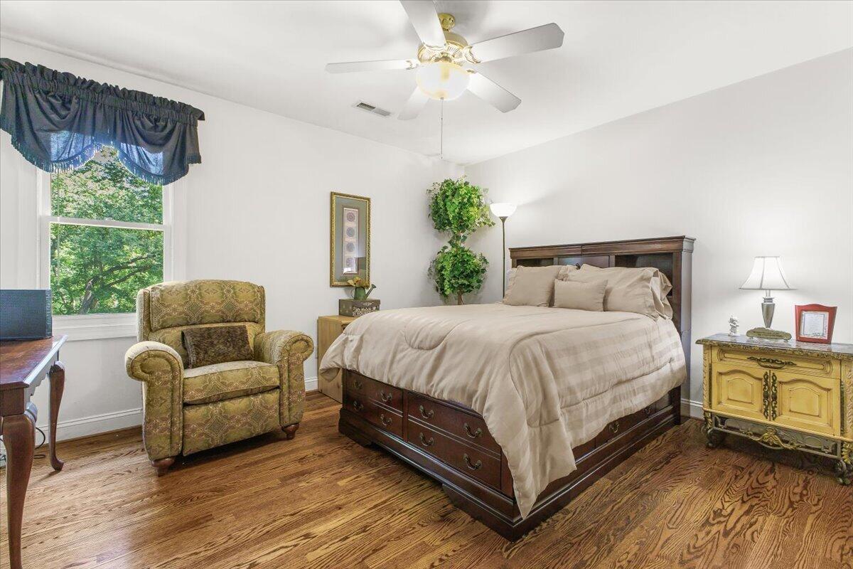 8343 Strathmore LN