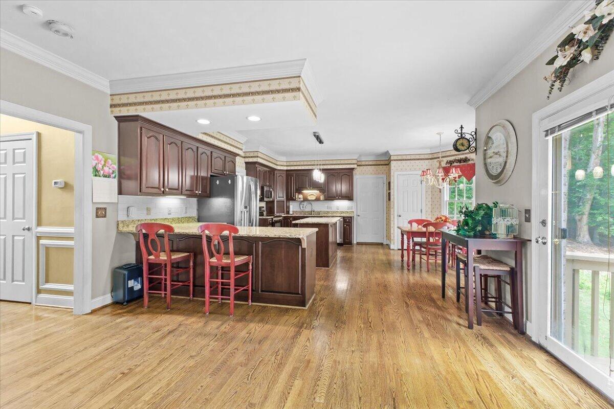 8343 Strathmore LN