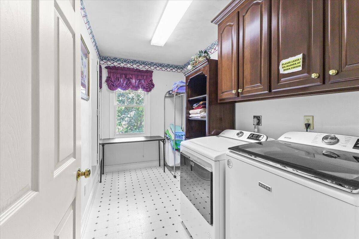 8343 Strathmore LN