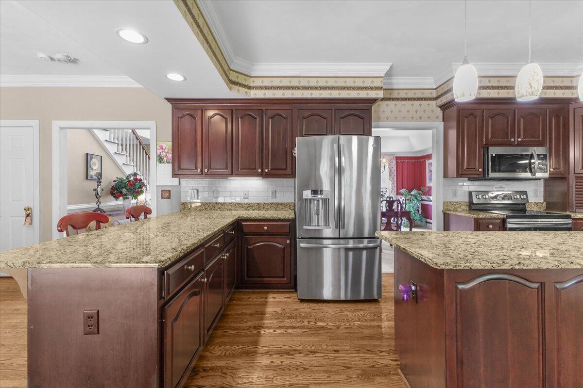 8343 Strathmore LN