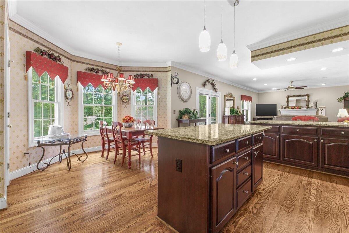 8343 Strathmore LN