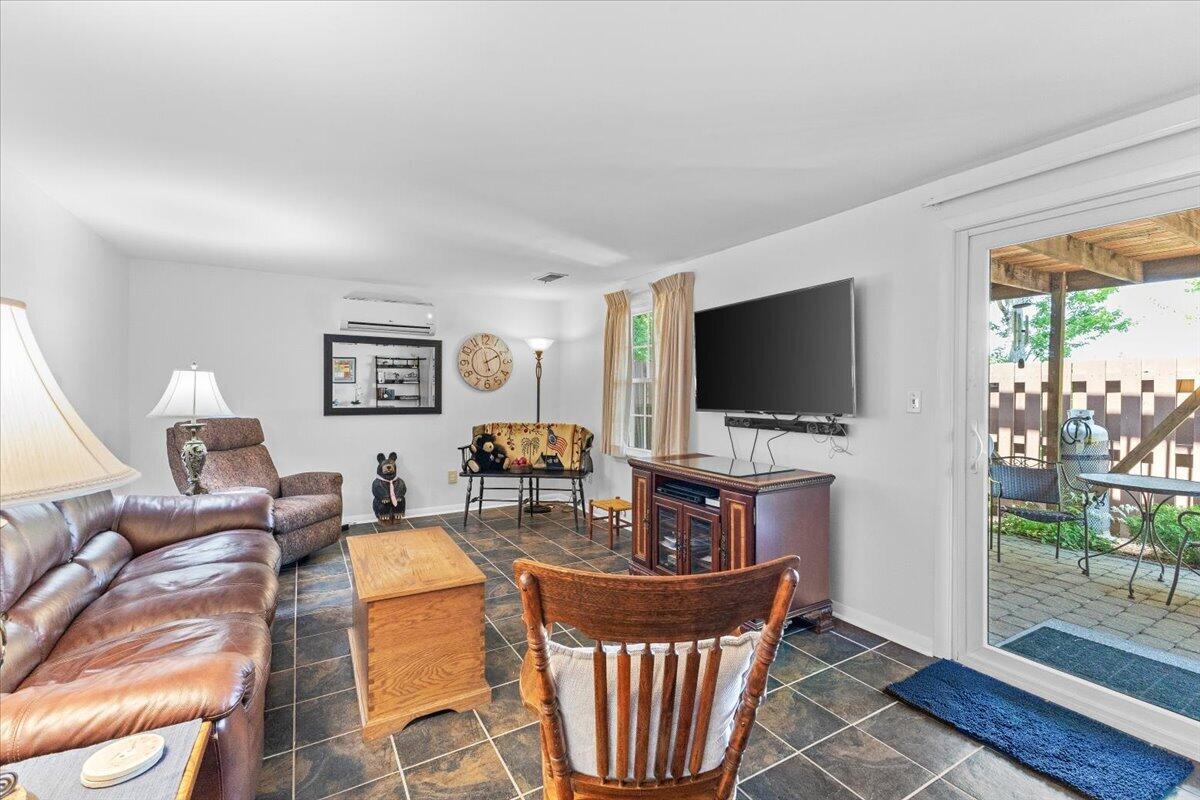 4522 Andover CT