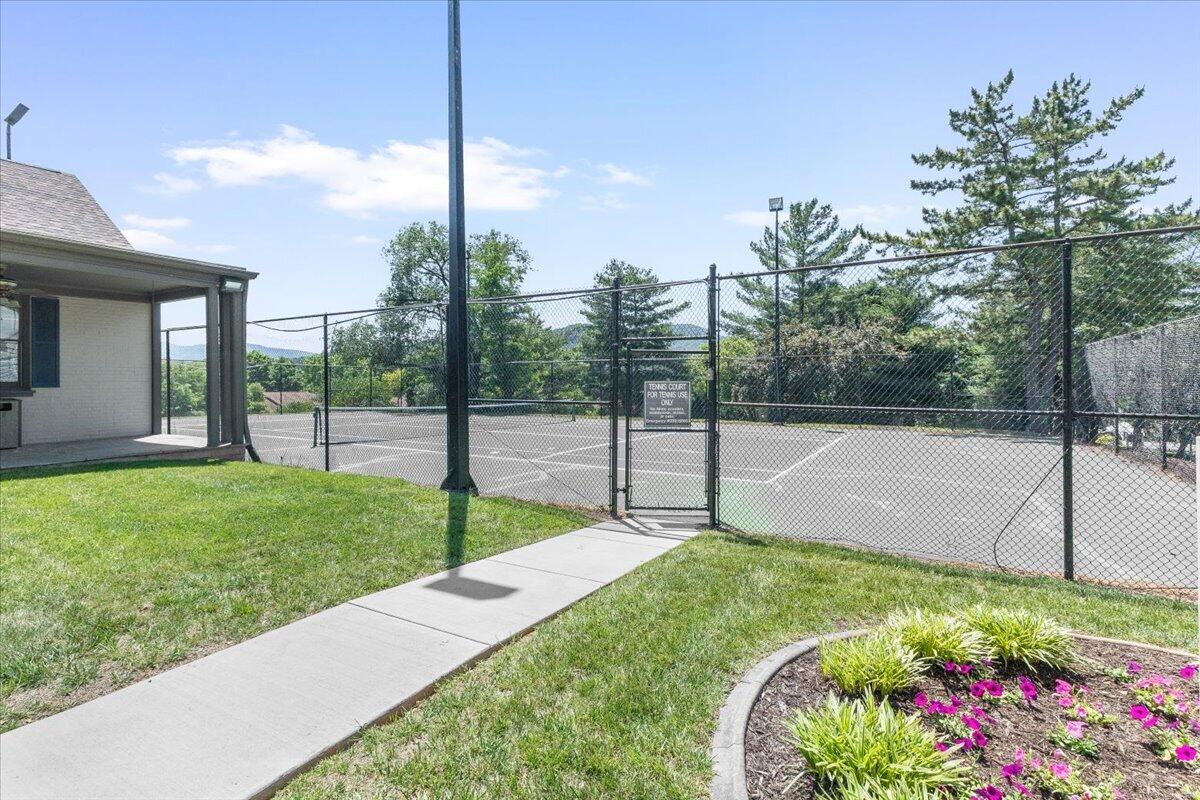 4522 Andover CT