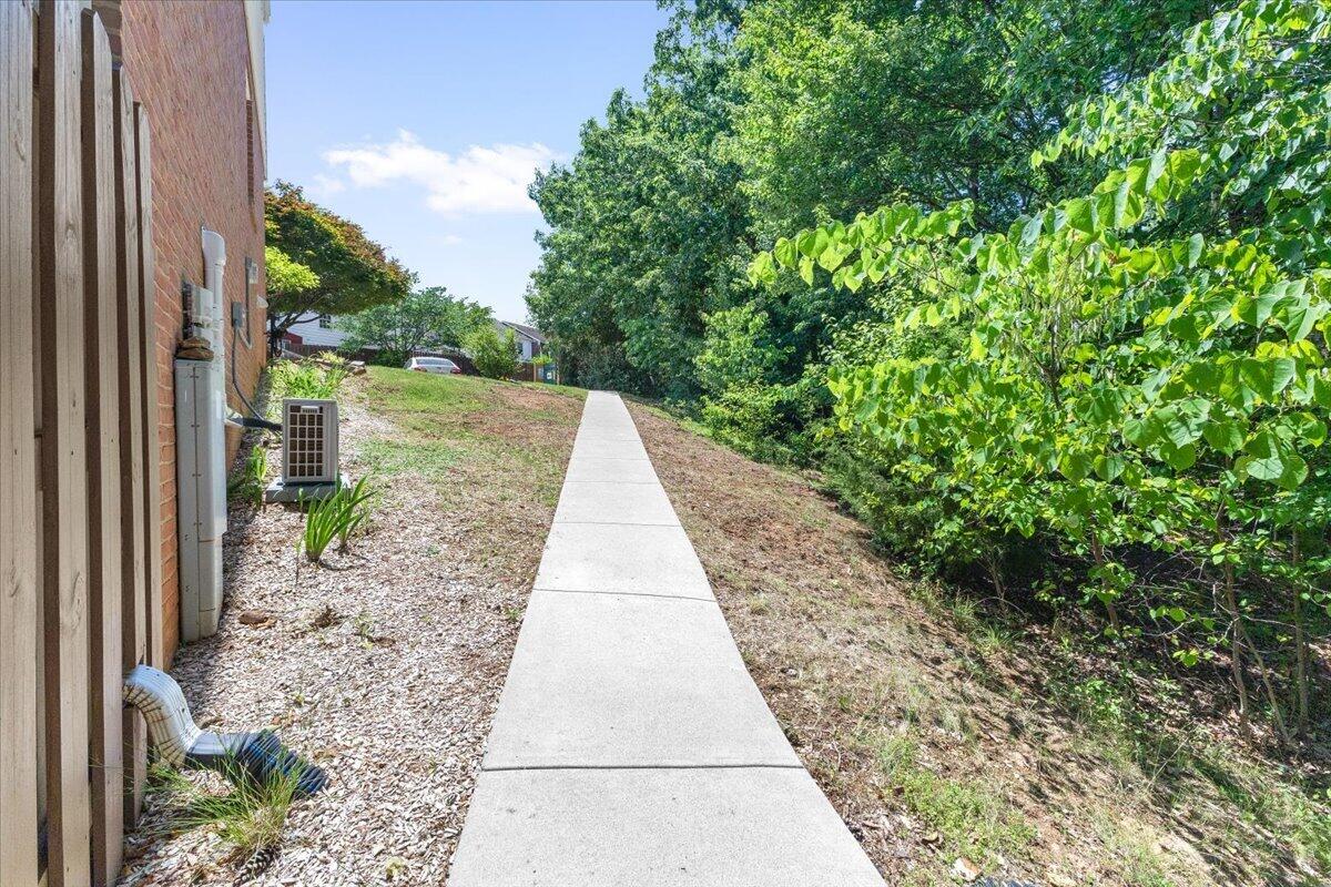 4522 Andover CT