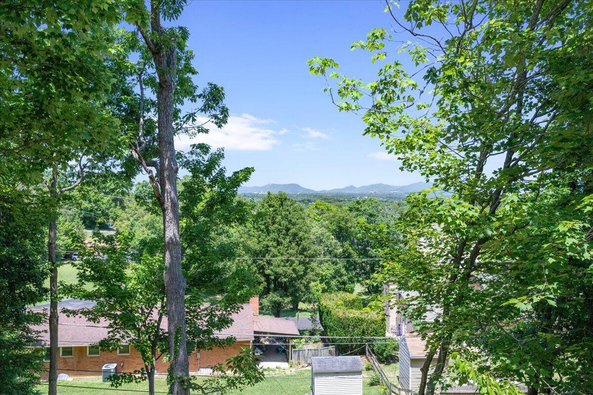 4522 Andover CT