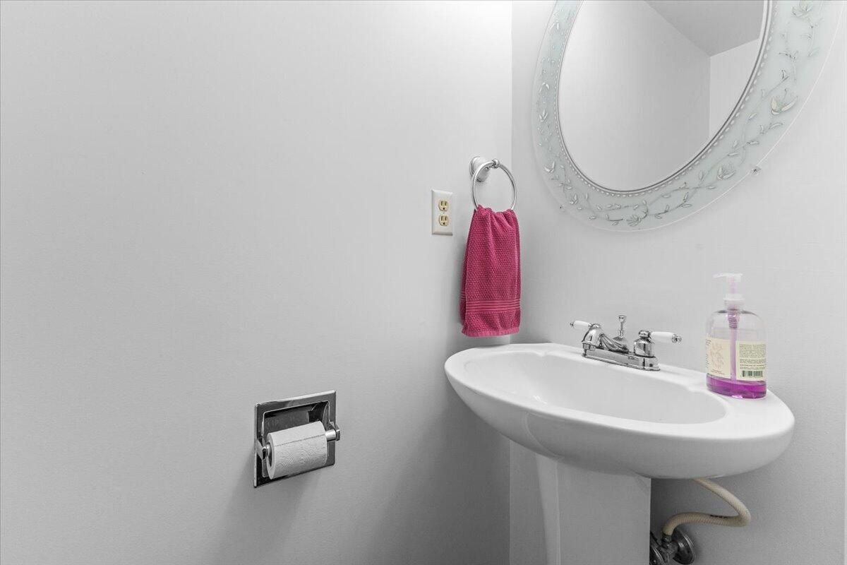 4522 Andover CT