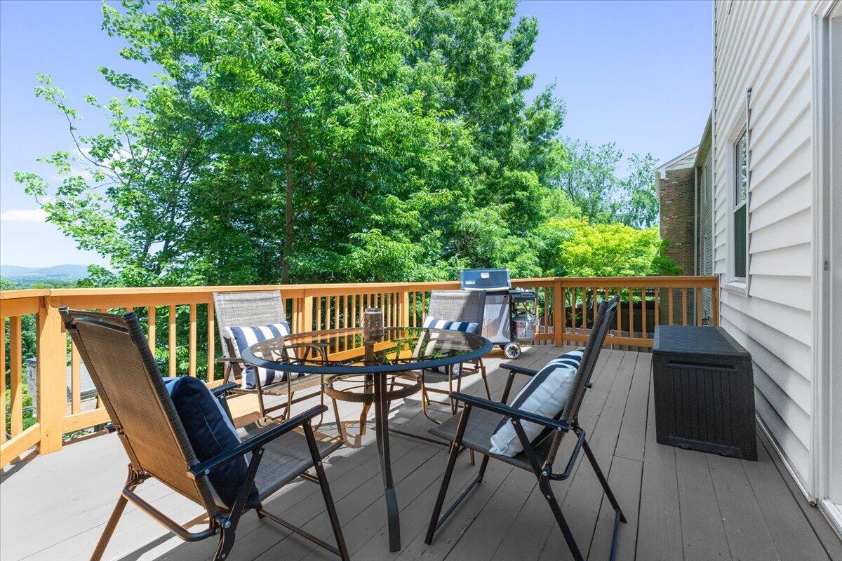 4522 Andover CT