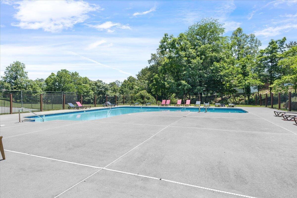 7321 Scarlet Oak DR