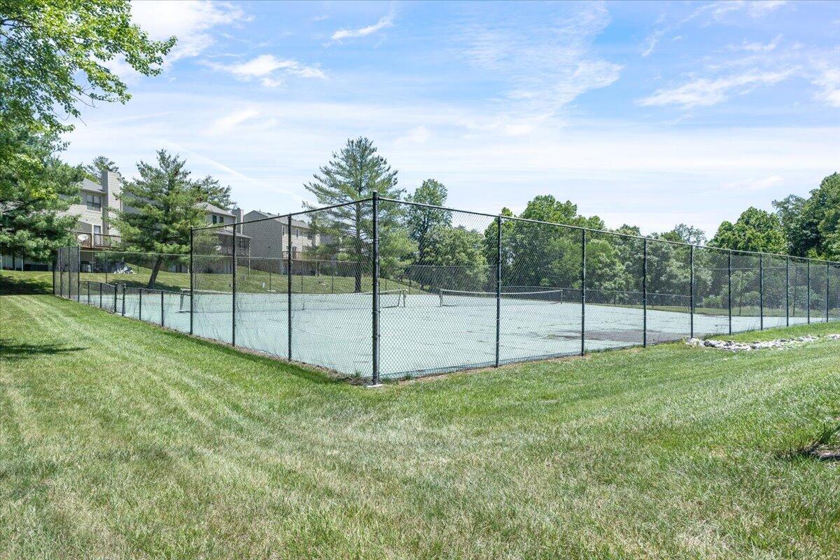 7321 Scarlet Oak DR