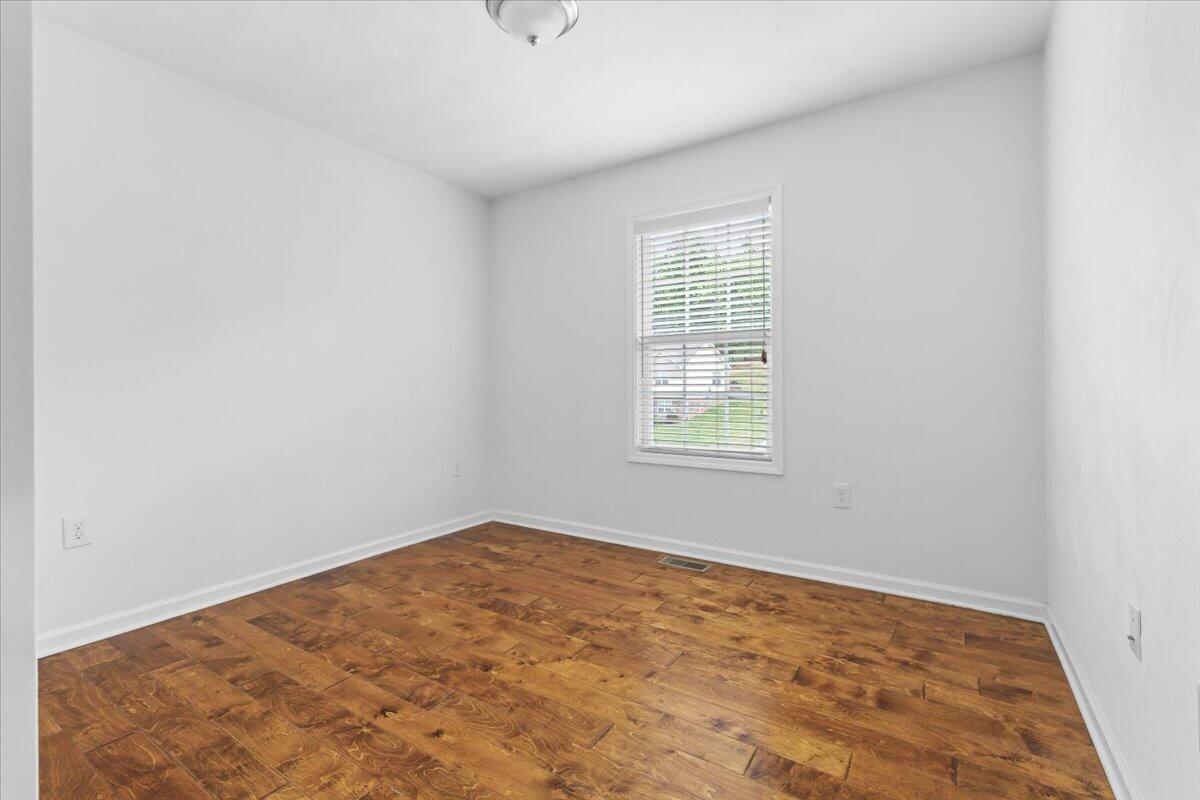 1048 Saint Clair LN