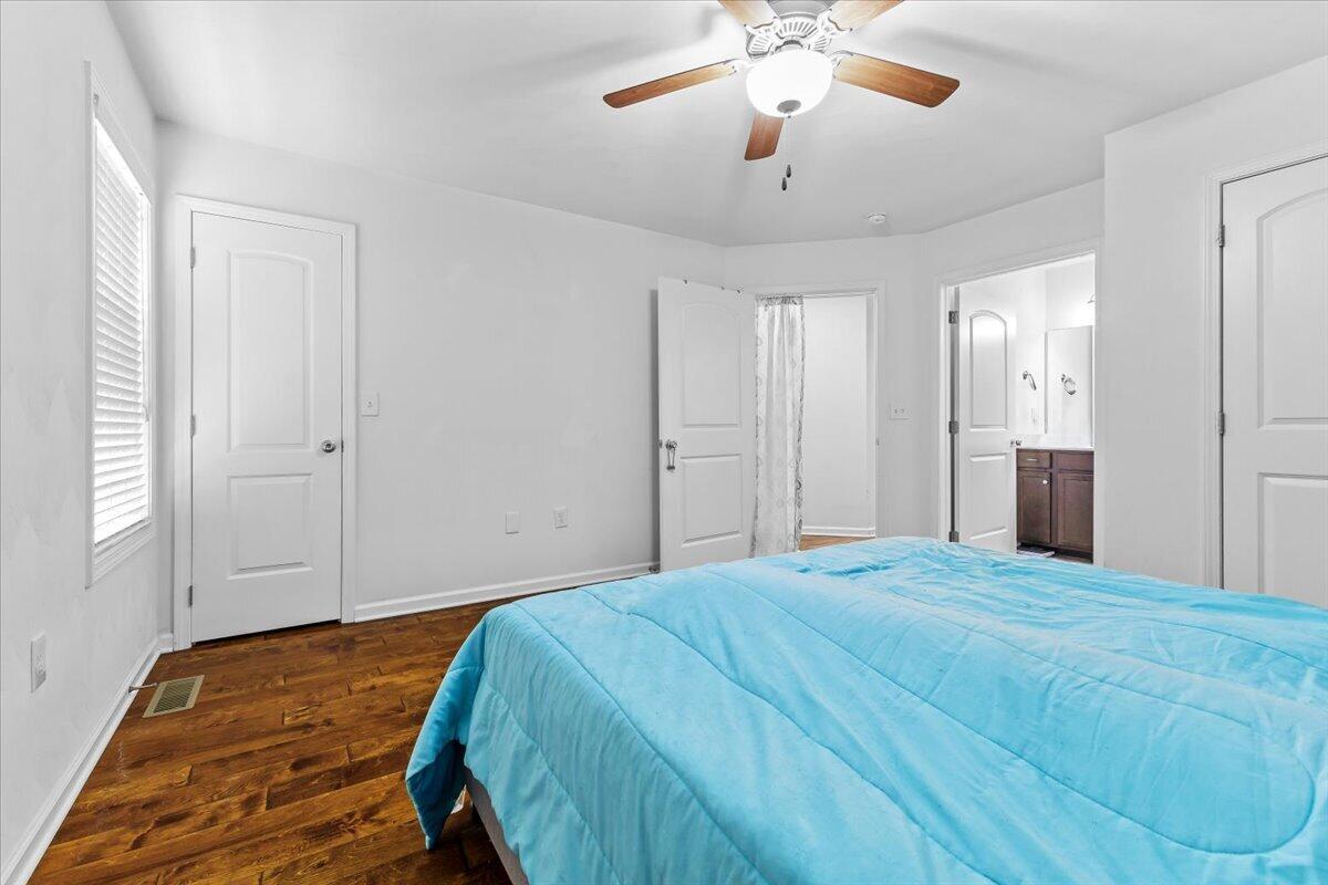 1048 Saint Clair LN