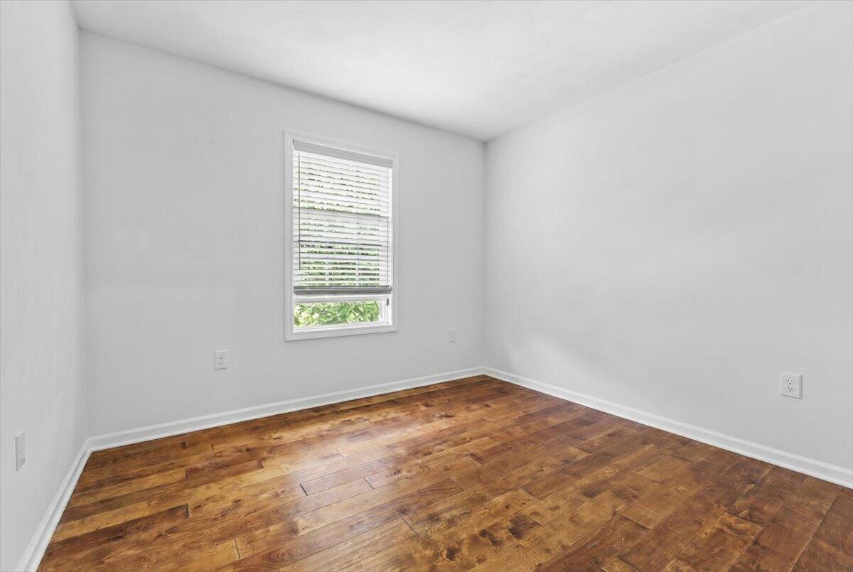 1048 Saint Clair LN