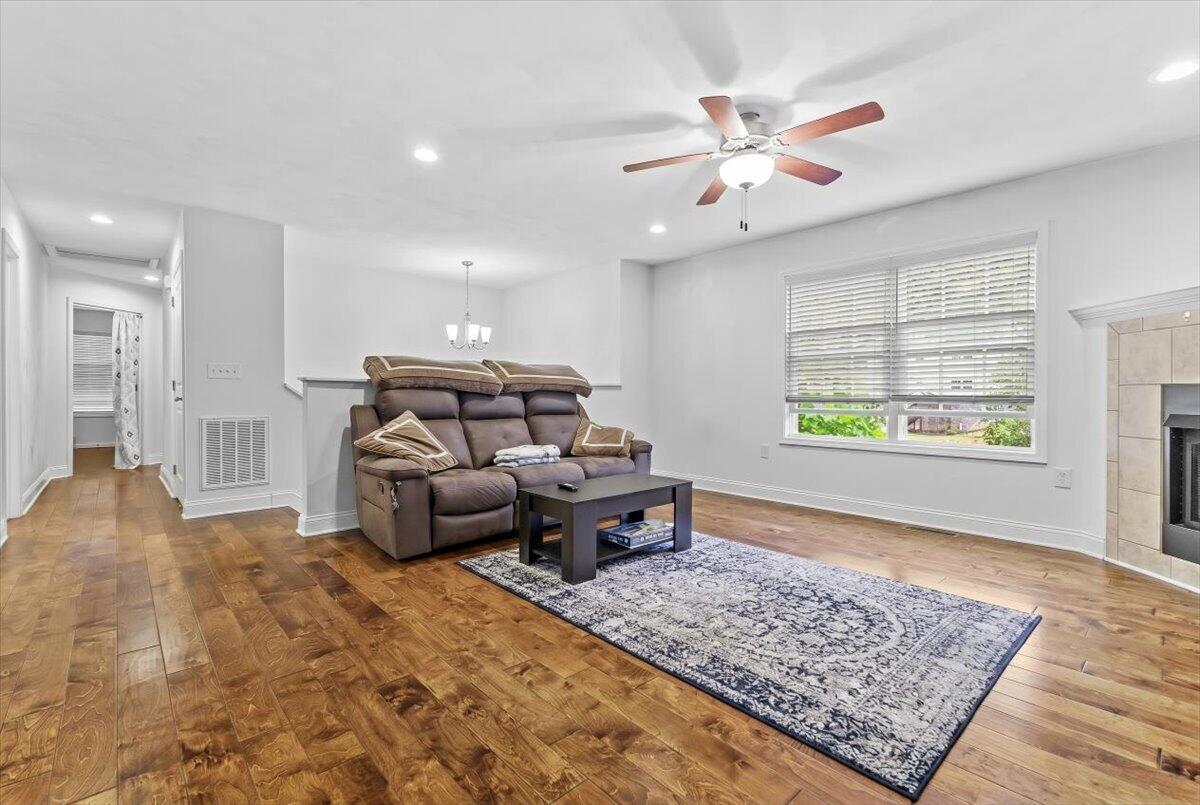 1048 Saint Clair LN