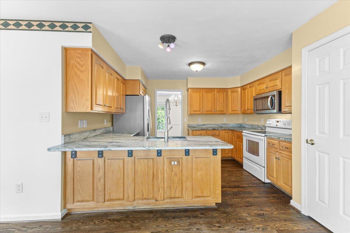 282 Four Seasons DR