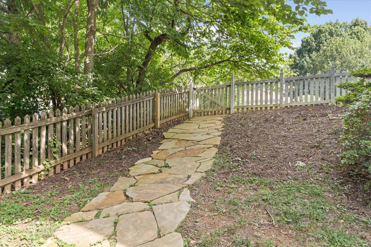 282 Four Seasons DR