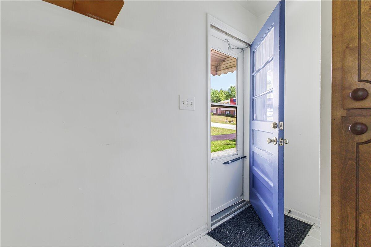 2908 Neil DR