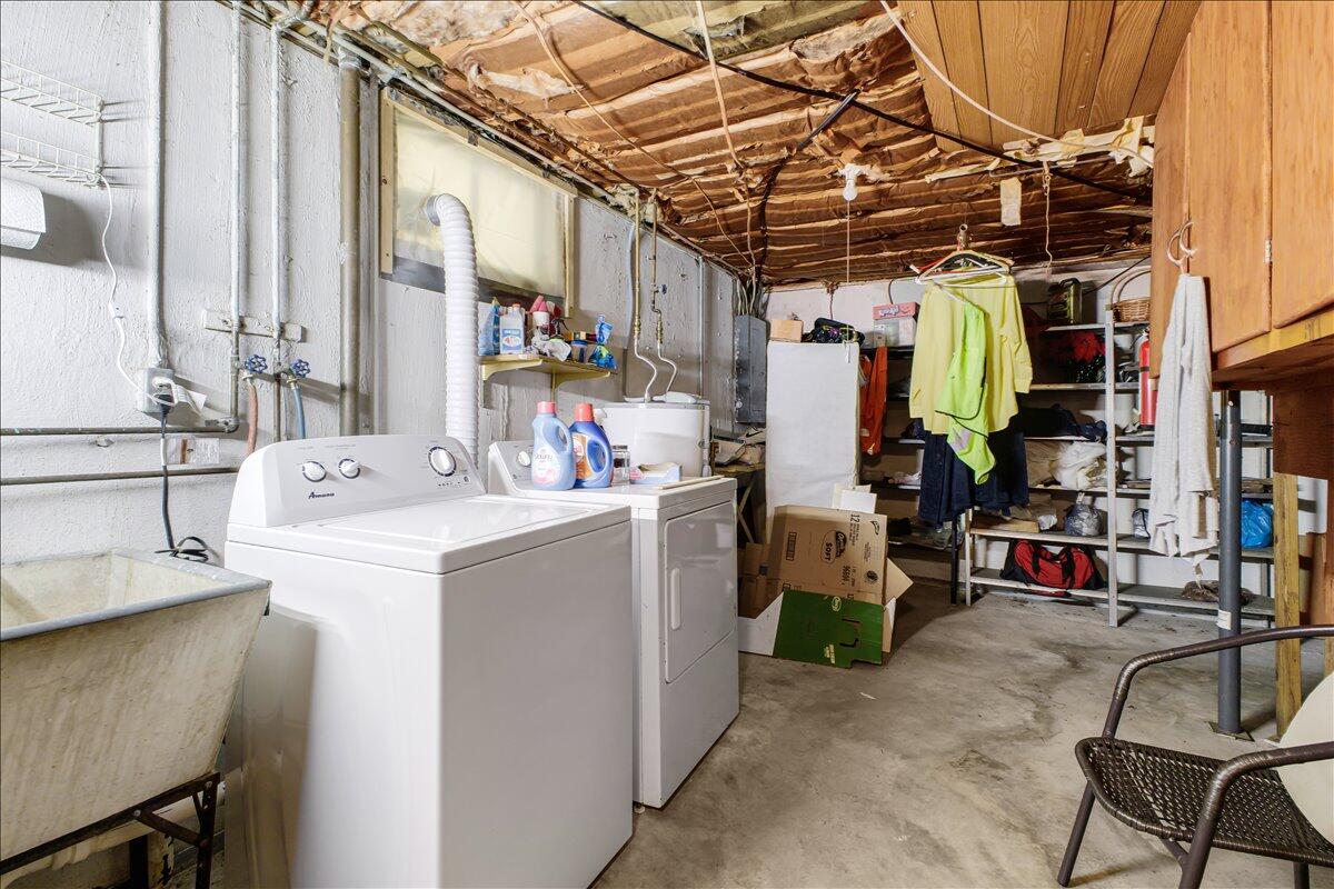 2908 Neil DR