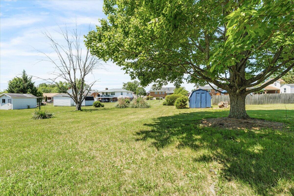 2908 Neil DR