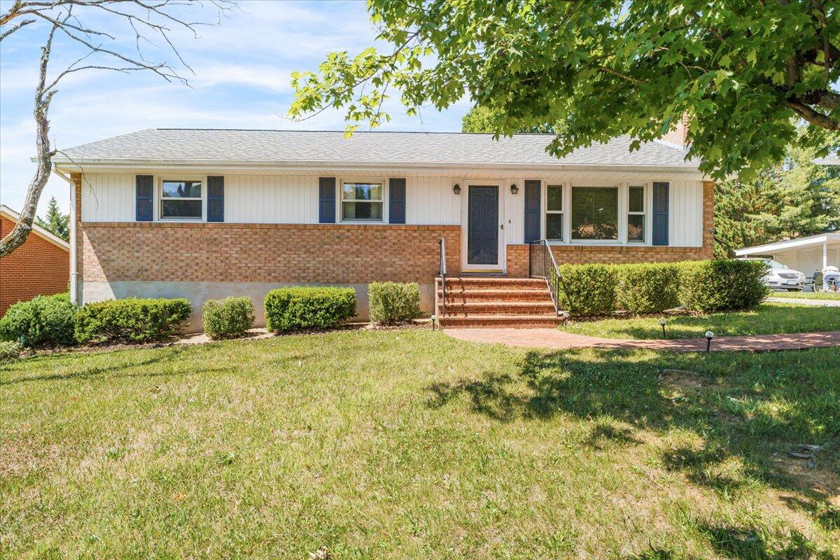 2908 Neil DR
