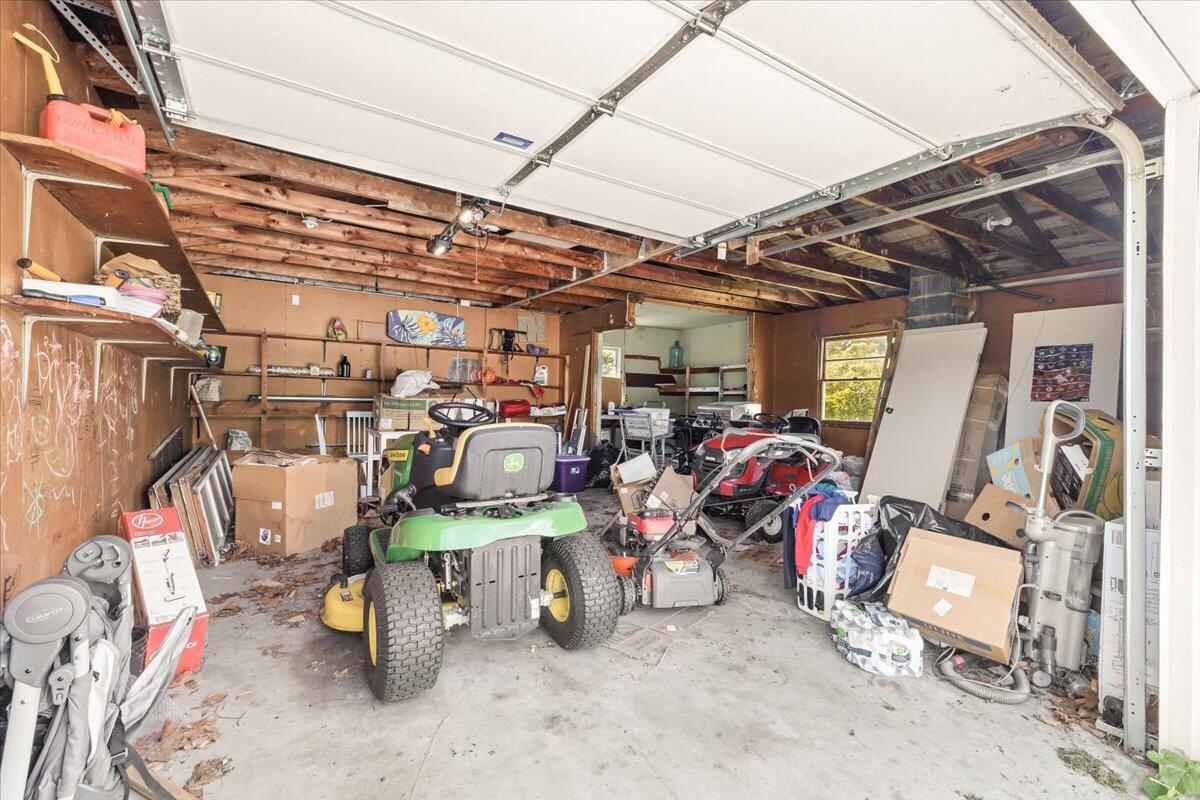 3707 Colonial AVE