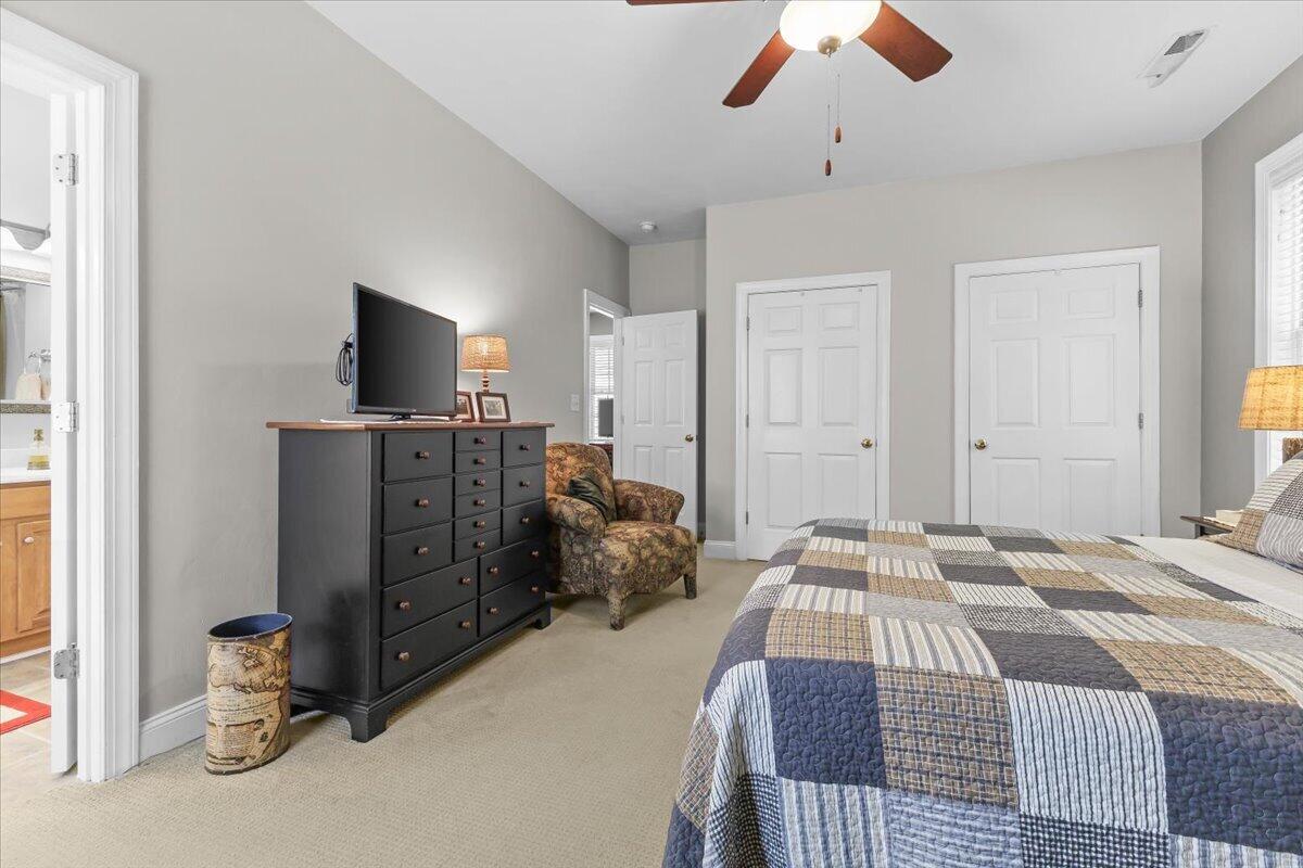 5009 Country Cottage LN