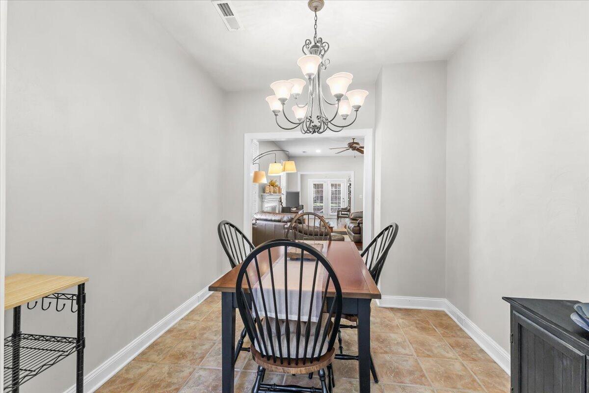 5009 Country Cottage LN