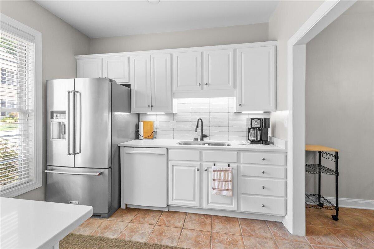 5009 Country Cottage LN