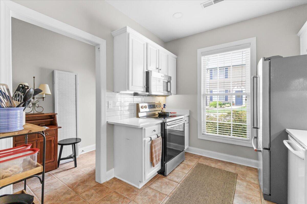 5009 Country Cottage LN
