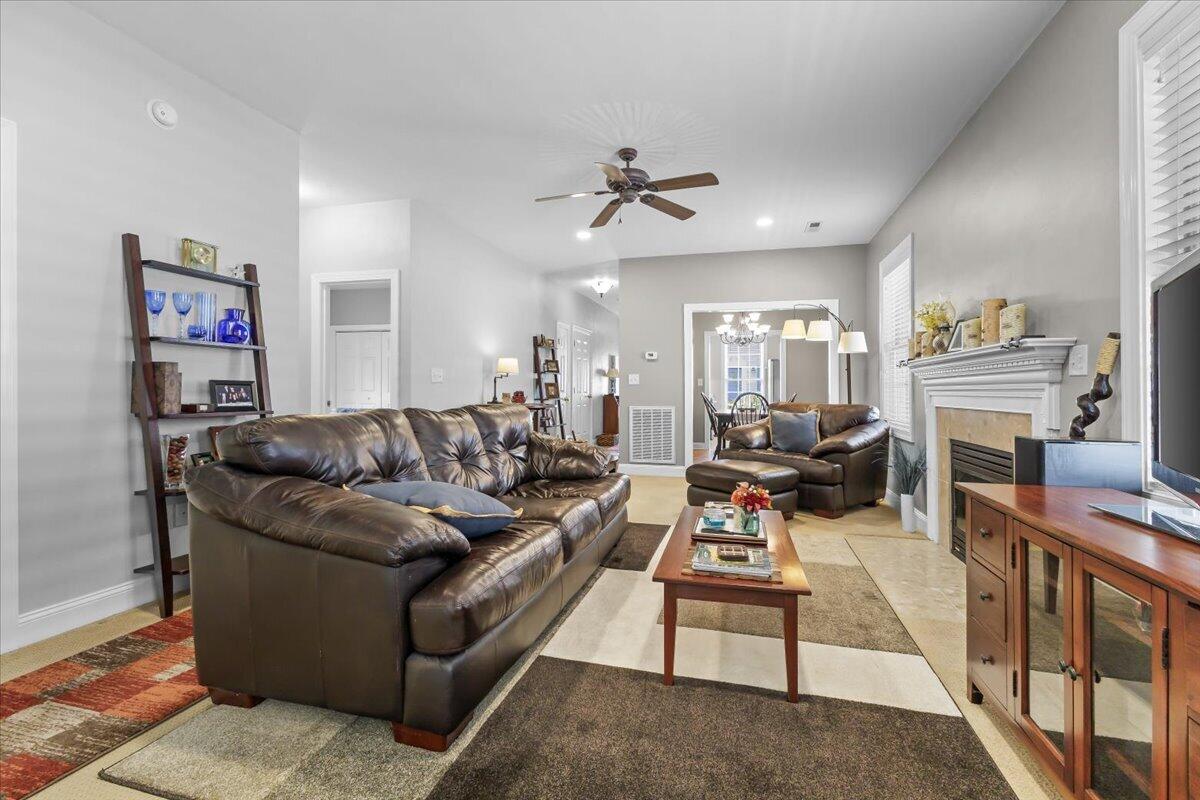 5009 Country Cottage LN