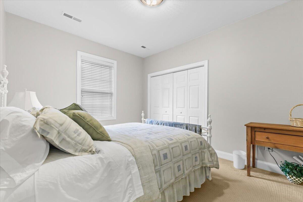 5009 Country Cottage LN