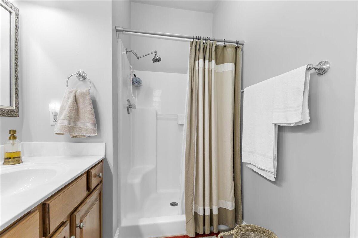 5009 Country Cottage LN