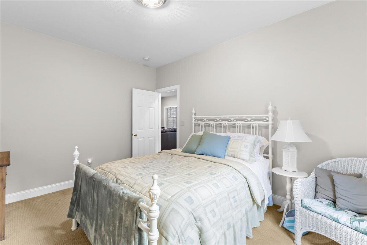 5009 Country Cottage LN