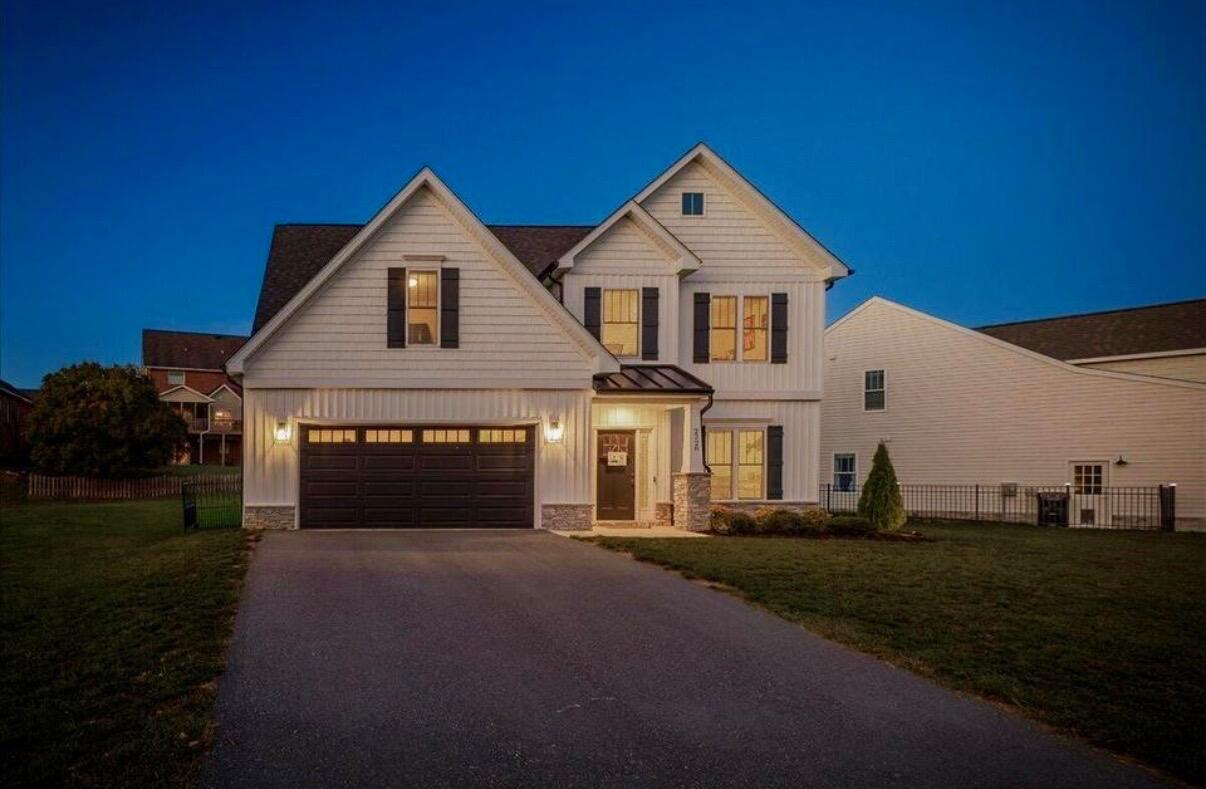 2228 Foxfield LN