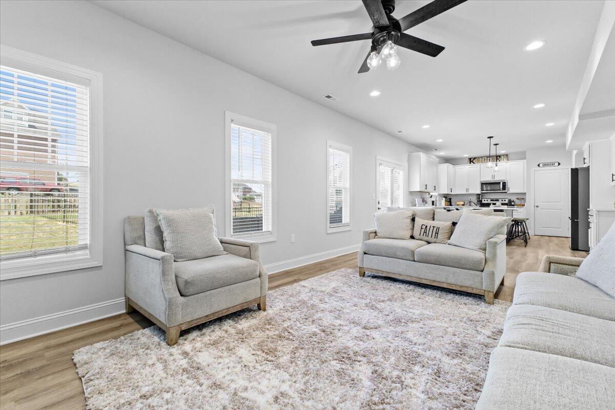 2228 Foxfield LN