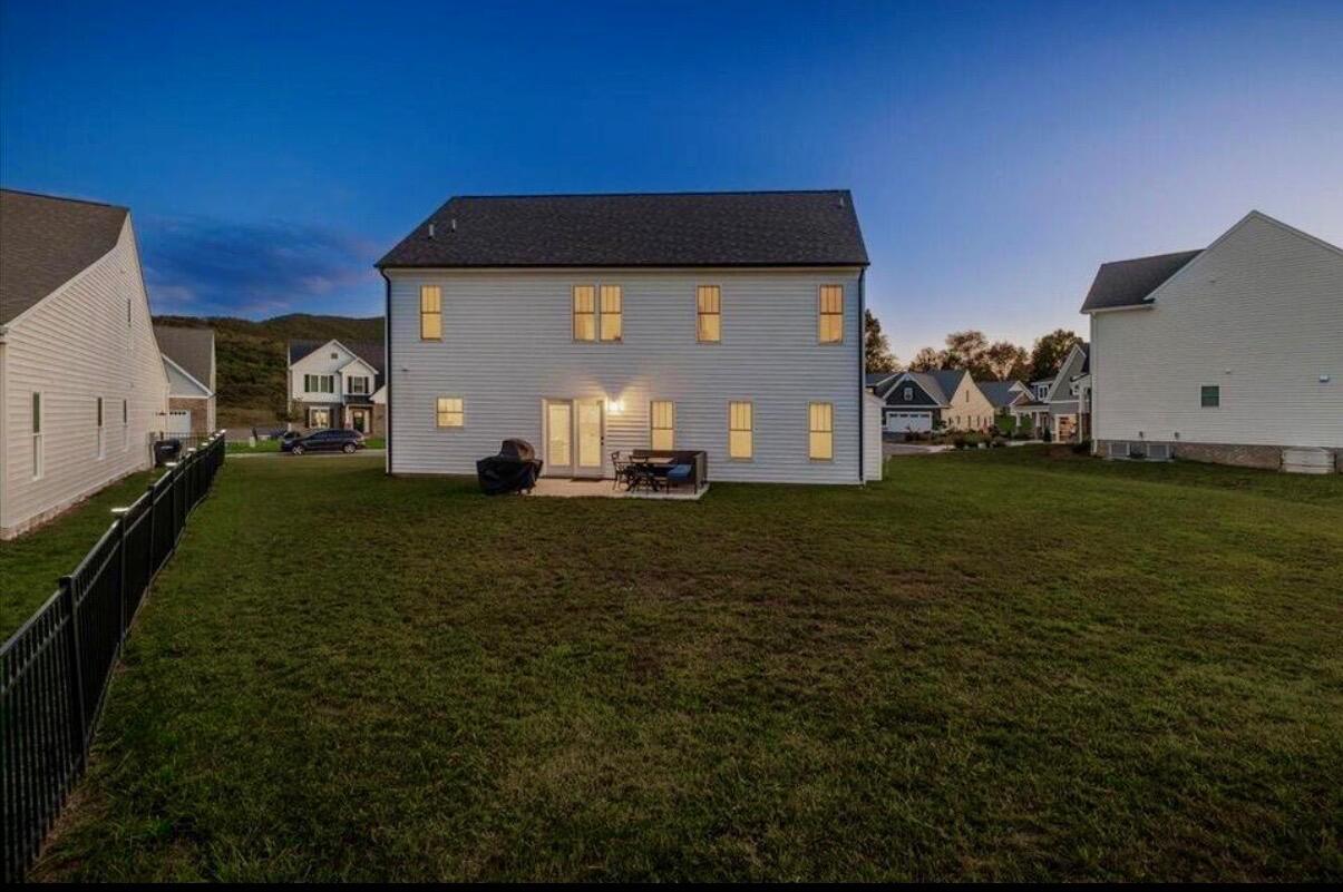 2228 Foxfield LN