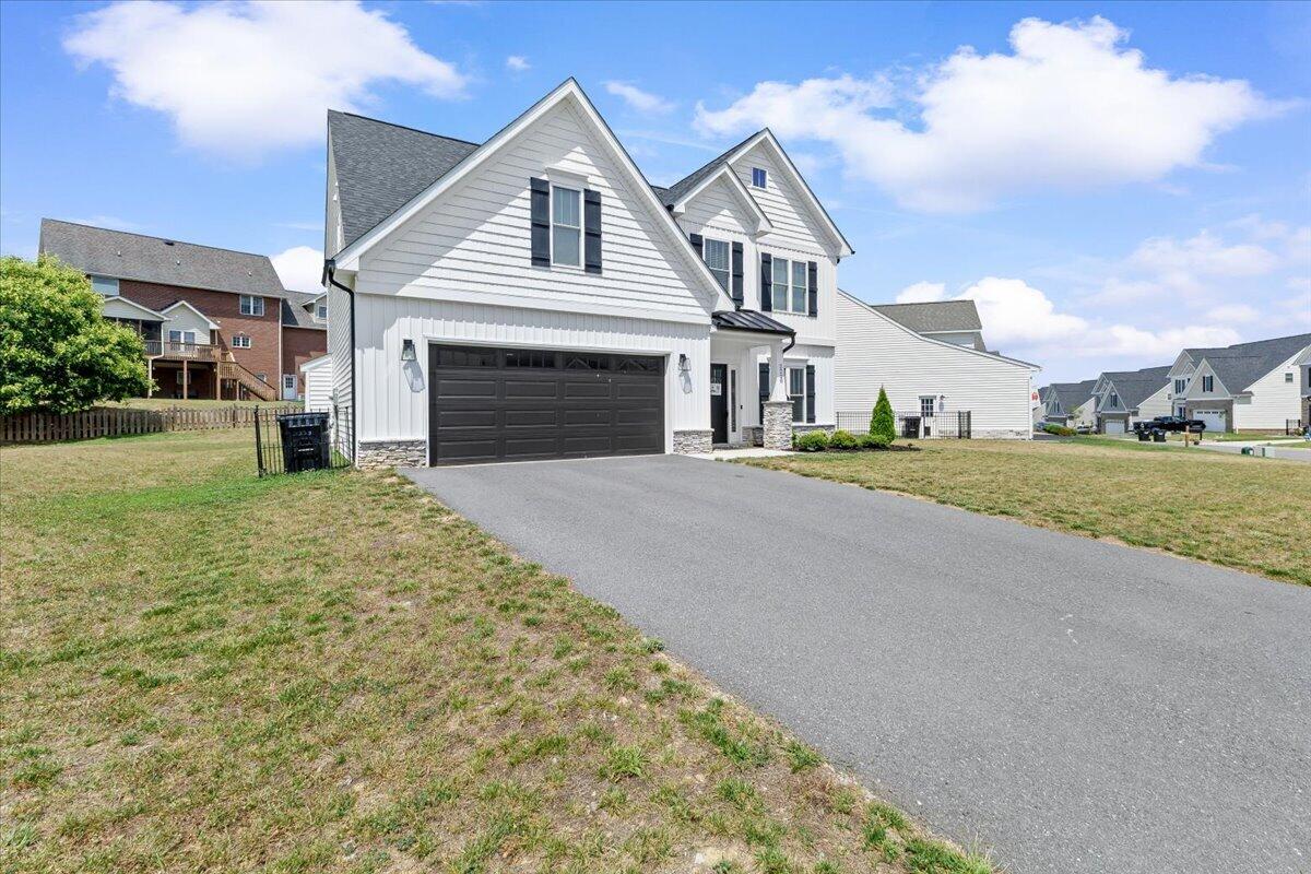 2228 Foxfield LN