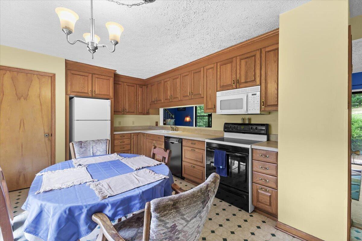 435 Mulberry DR SW