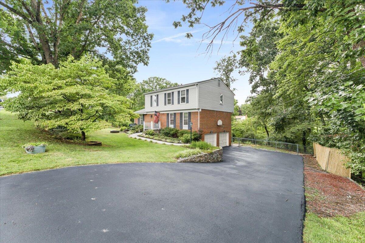 3755 Kentland DR