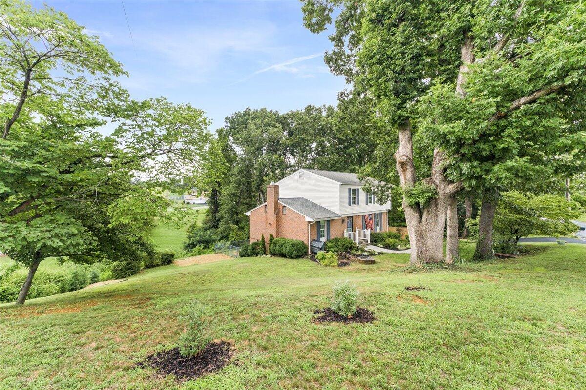 3755 Kentland DR