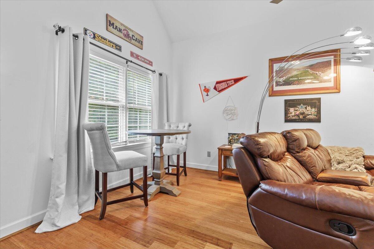 4809 Greenlee RD SW