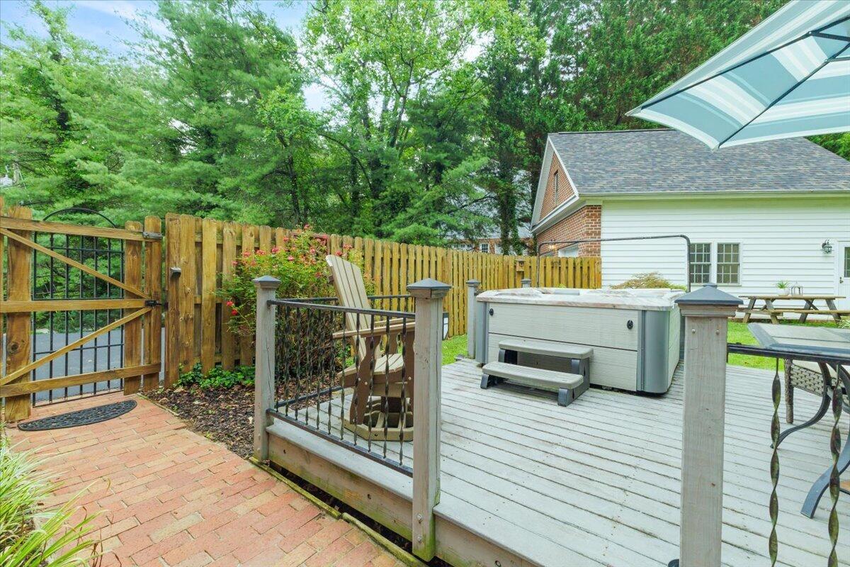 4809 Greenlee RD SW