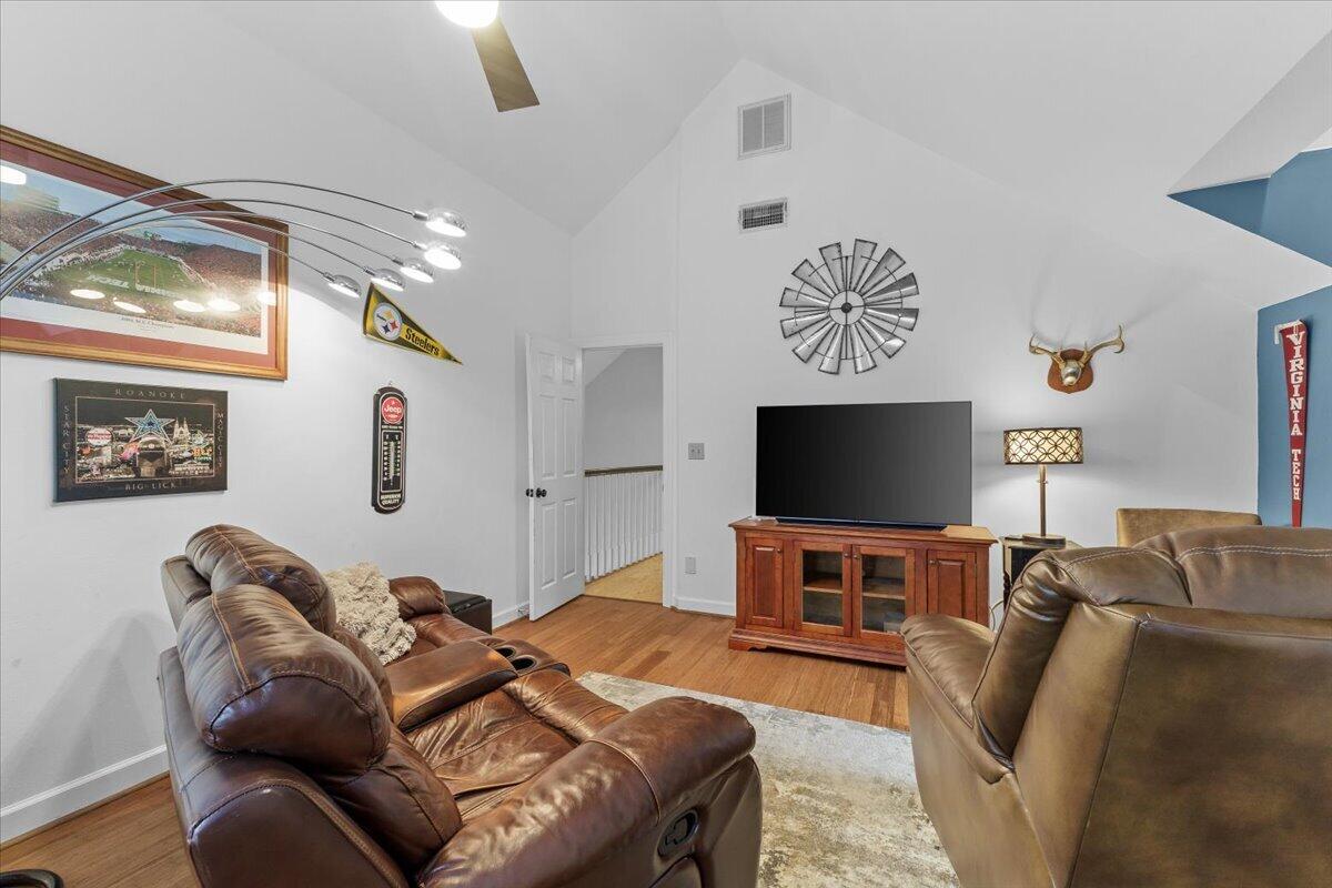 4809 Greenlee RD SW