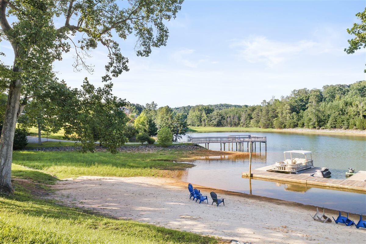 1222 8th Fairway LN