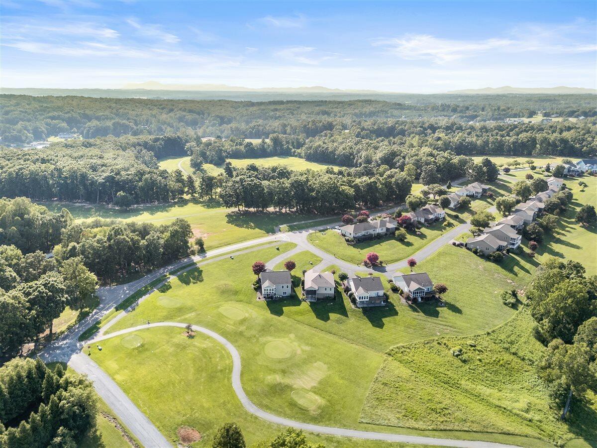 1222 8th Fairway LN