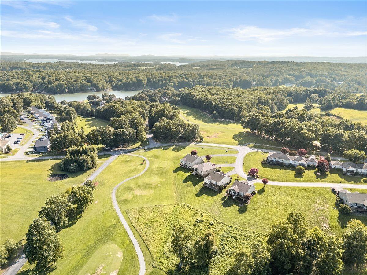 1222 8th Fairway LN